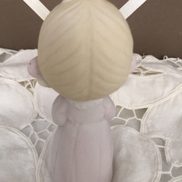 Precious Moments Figurines - Picture 8 of 10